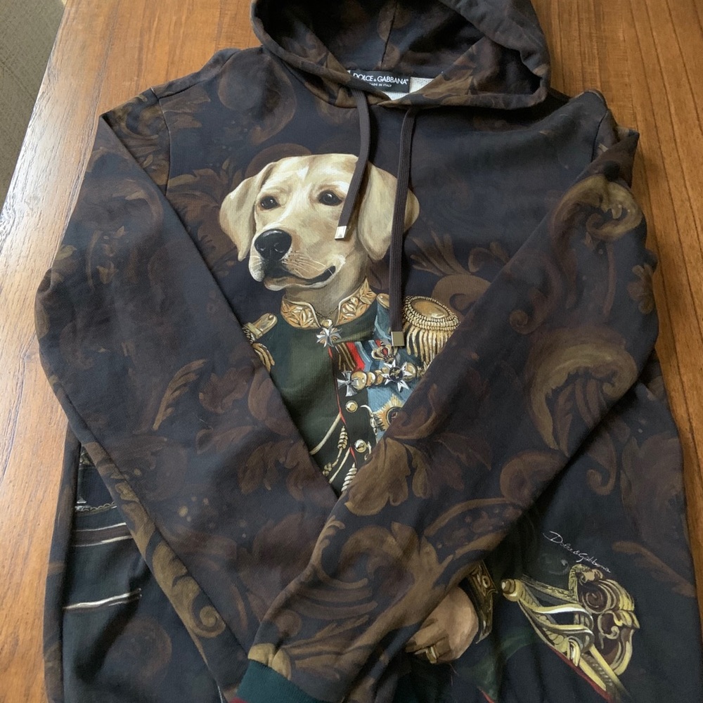 Men’s Dolce & Gabbana hoodie size: Medium.
